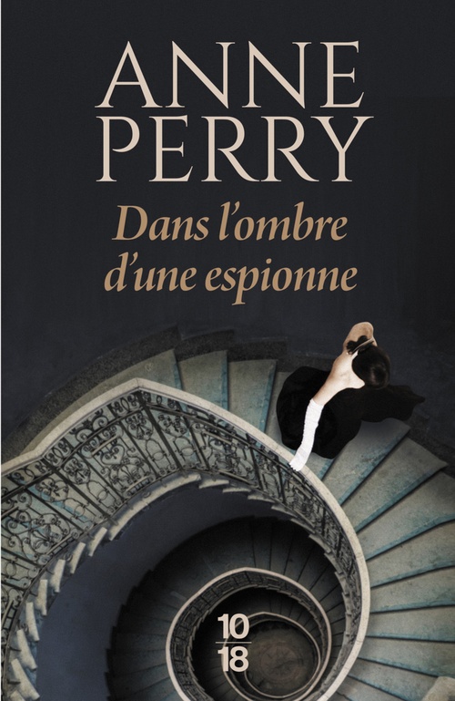 Couverture ebook de Dans l'ombre d'une espionne, de Anne Perry