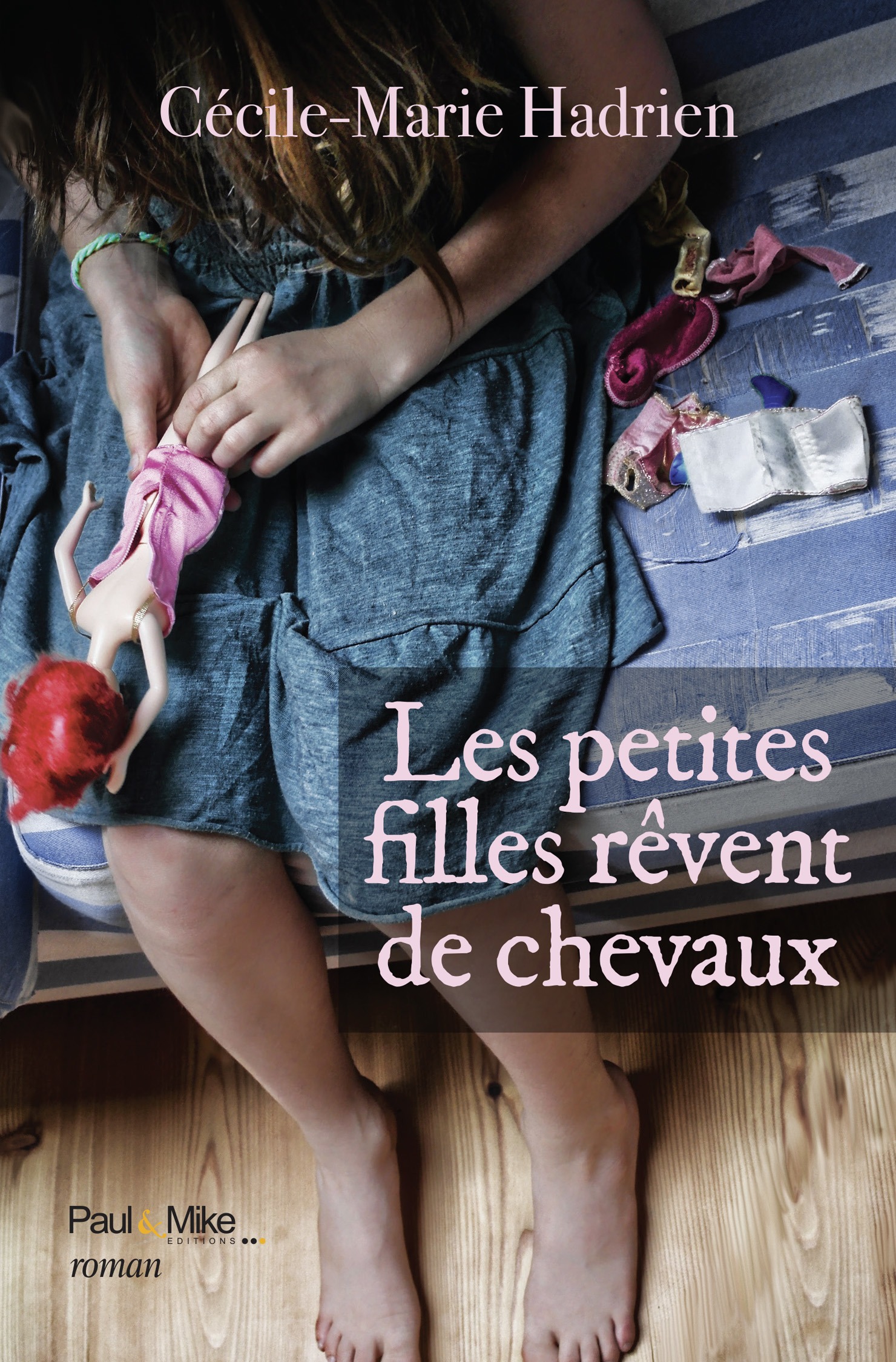ebook cover of Les petites filles rêvent de chevaux, by Cécile-Marie Hadrien