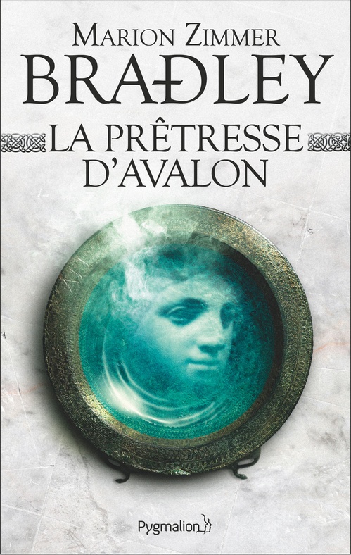 ebook cover of La Prêtresse d'Avalon, by Marion Zimmer Bradley