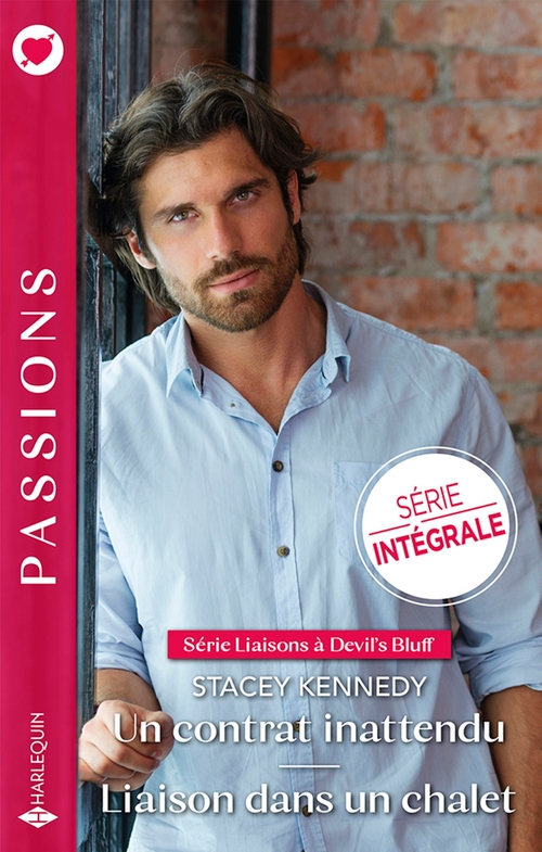 Couverture ebook de Un contrat inattendu - Liaison dans un chalet, de Stacey Kennedy
