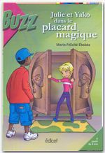 ebook cover of Julie et Yako dans Le placard magique, by Marie-Félicité Ebokéa