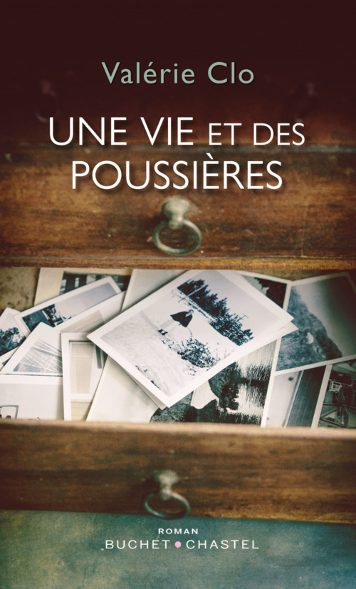 Couverture ebook de Une vie et des poussières, de Valérie Clo